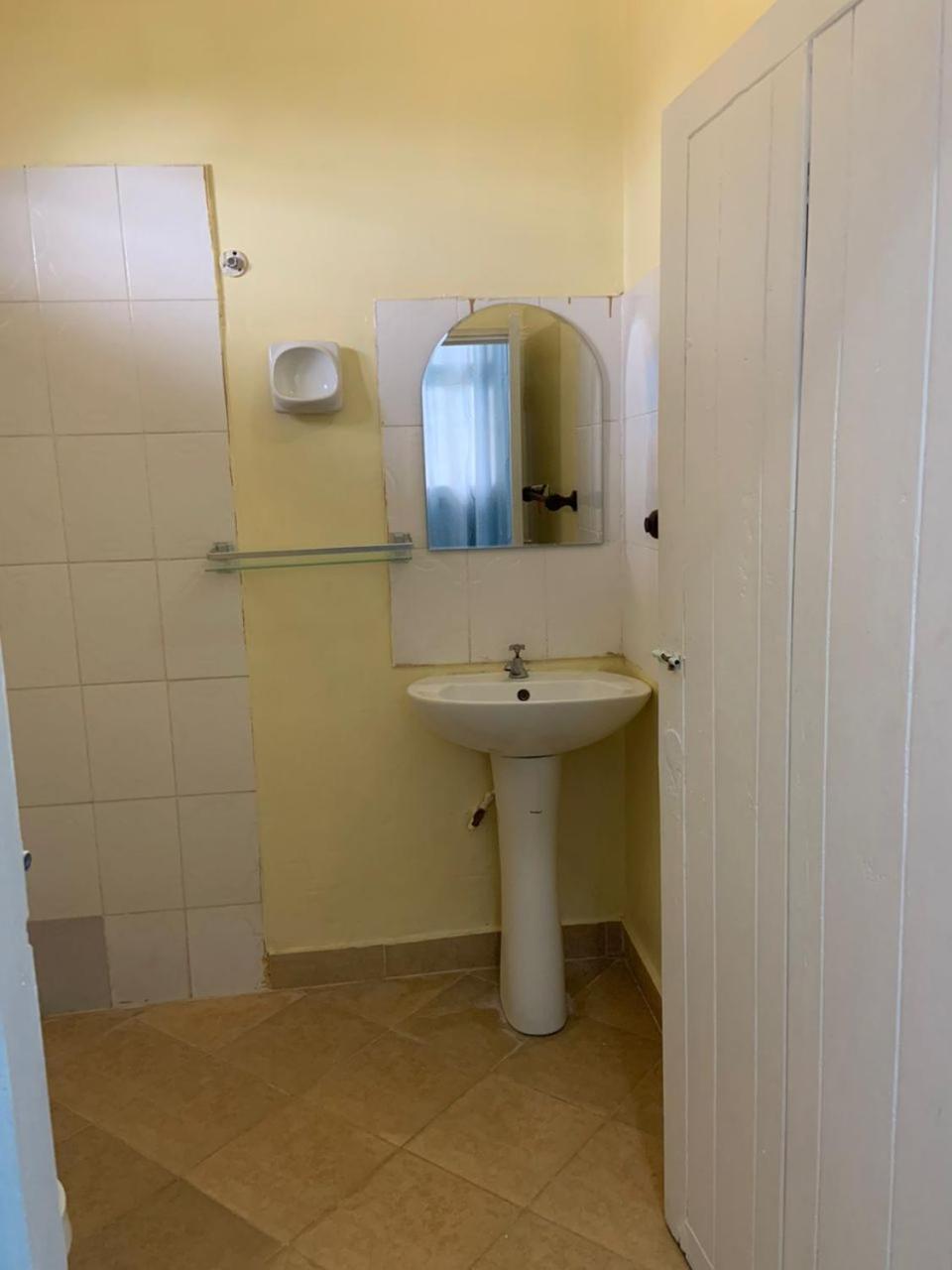 Kibodya Hotel Nkrumah Dar es Salaam Pokoj fotografie